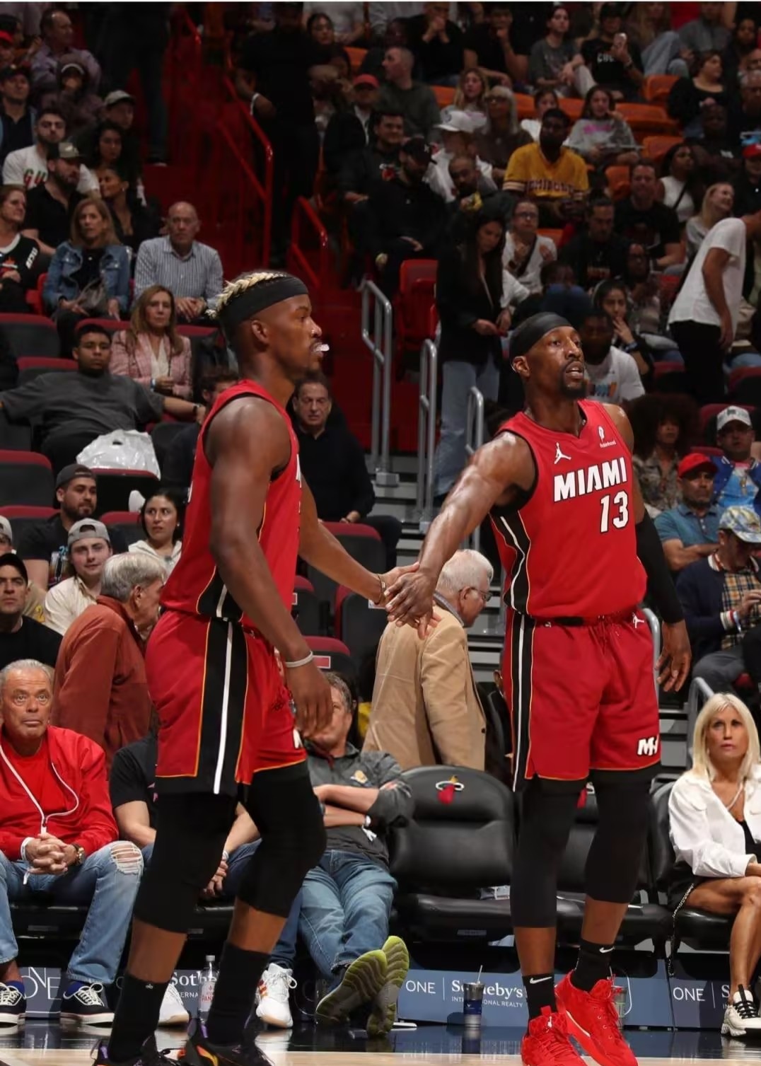 开拓者大胜热火，收获胜利