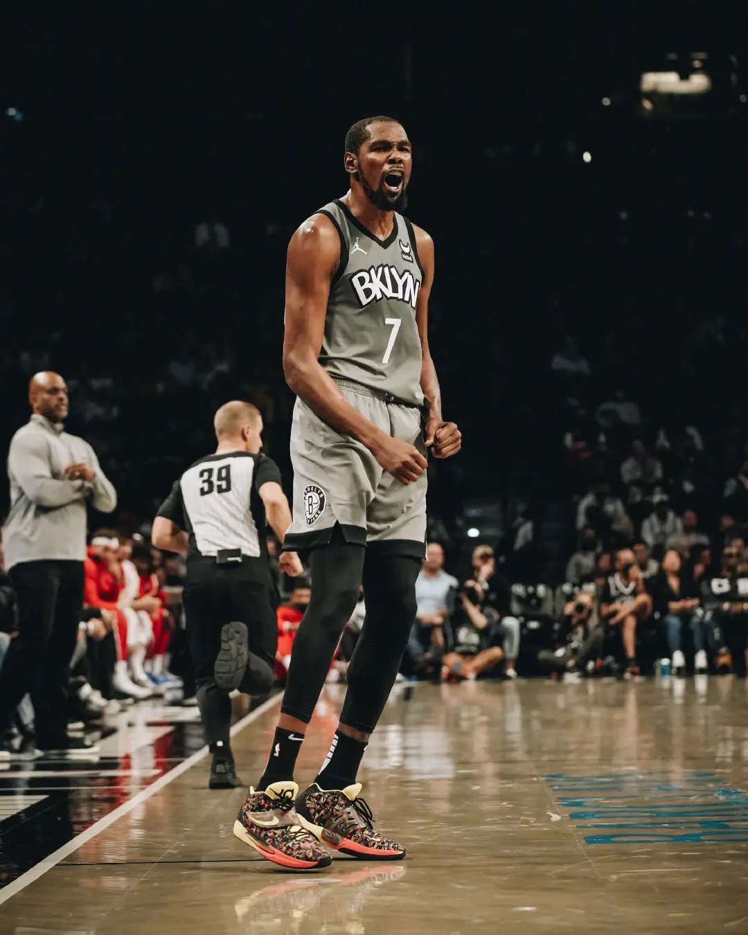 猛龙主帅回归带来好运，再胜篮网晋级