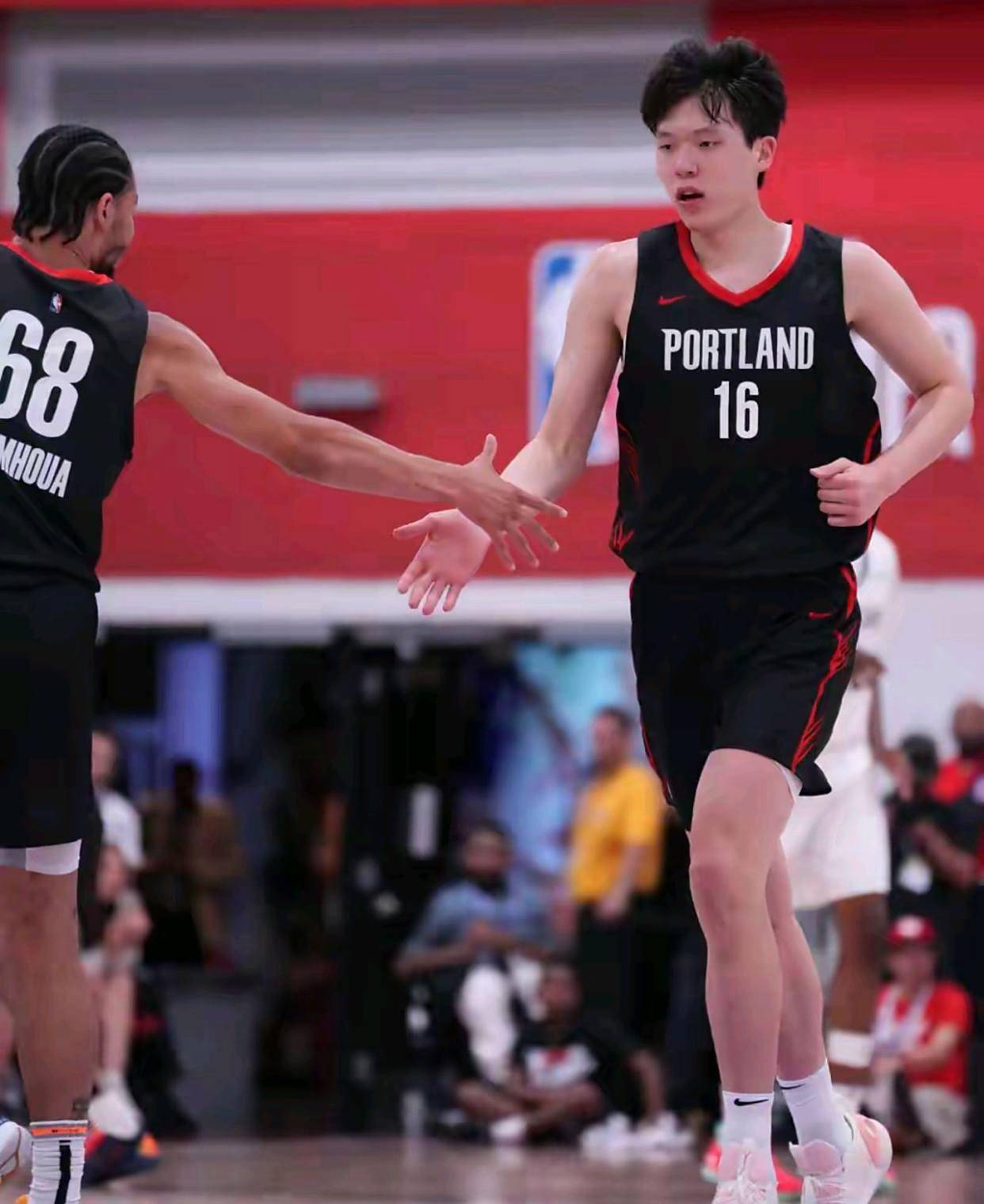 开拓者擒鹈鹕，赢得不易的胜利