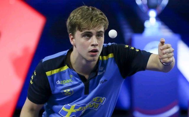 英格兰队碾压日本队，奥恰洛夫刷新纪录的简单介绍